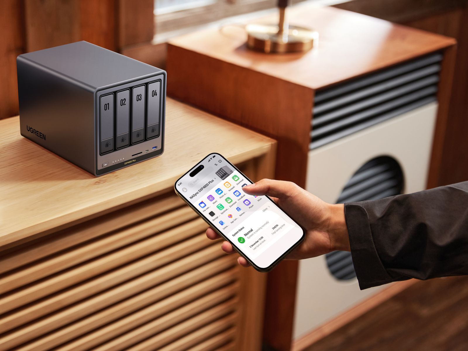 So sánh NAS Synology và Ugreen: Thiết kế